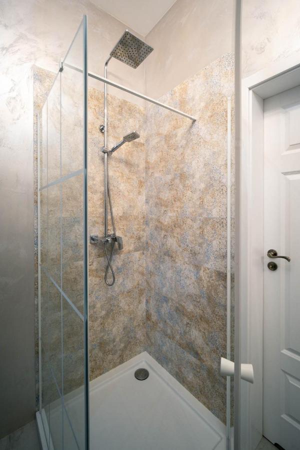 Апартаменти Apartament Grey Pearl Downtown Варшава Екстер'єр фото