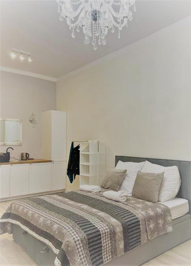 Апартаменти Apartament Grey Pearl Downtown Варшава Екстер'єр фото